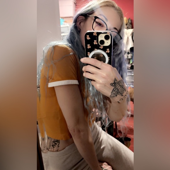 Meet your Posher, Tiff - Picture 2 of 2